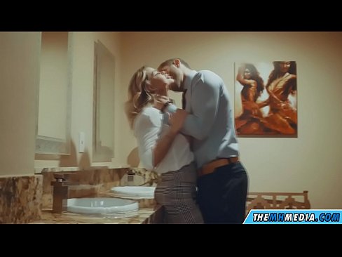❤️ Când o blondă cu sânii mari te seduce într-o toaletă publică at ro.porngameshub.ru ☑